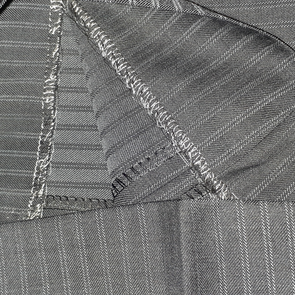 Ermenegildo Zegna Two Piece Suit. - Picture 2 of 7